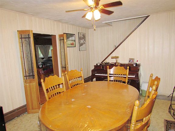 4th image of 12 Potter Ln