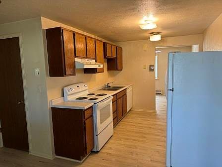 3rd image of 1510 W Koch St #99164F05