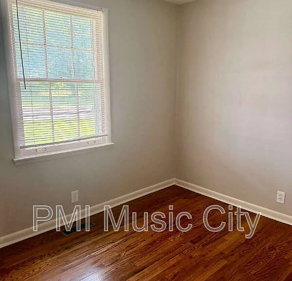 322 Arrington St — Photo 13