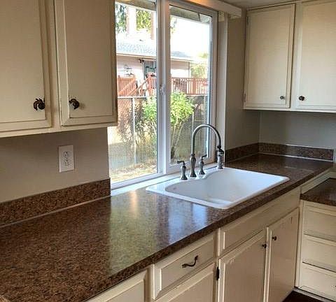 3rd image of 2130 SE Holly Ct