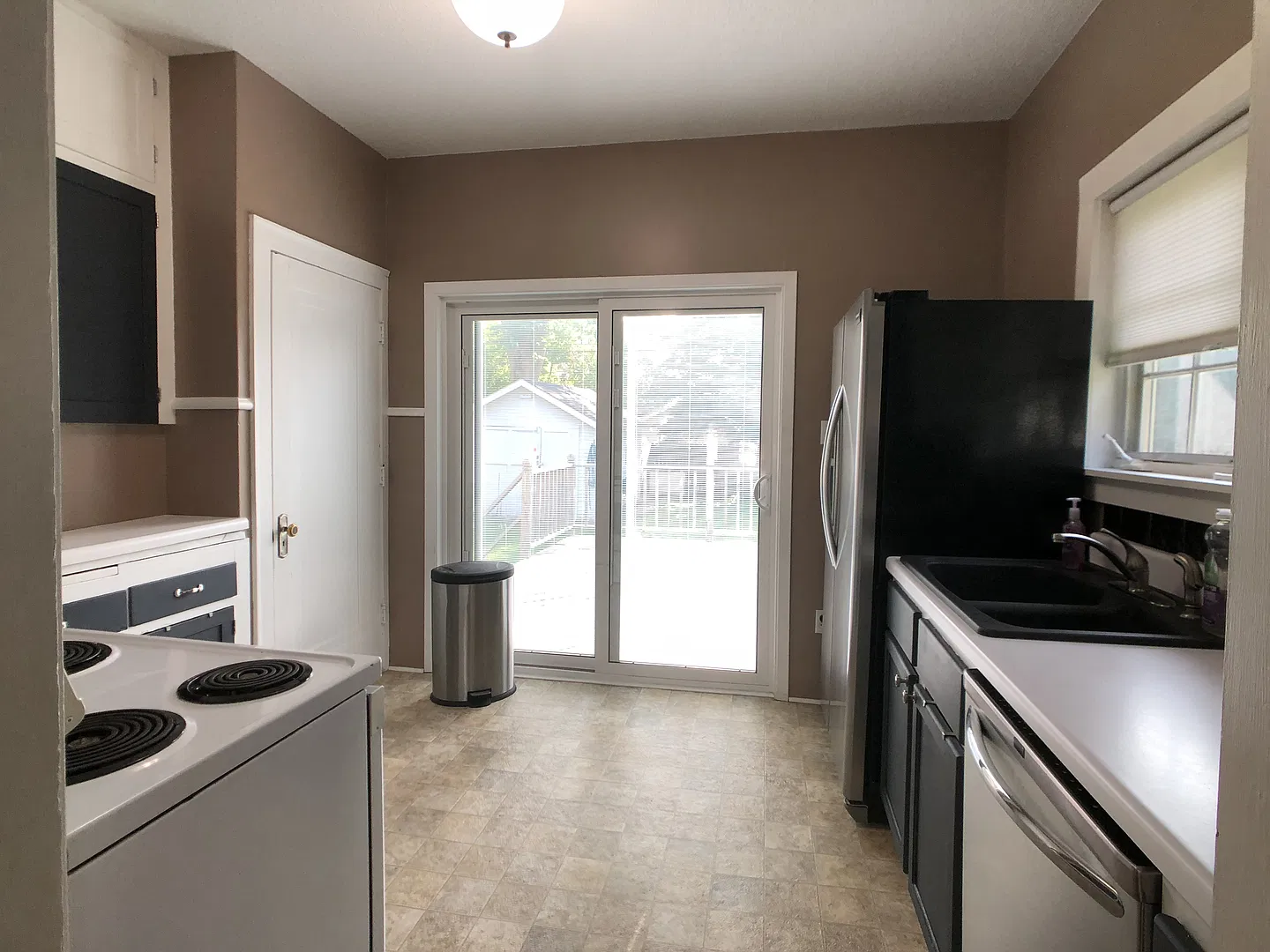 3 Bedroom/2 Bathroom Single Family House for Rent on Belmont Rd. — Photo 4