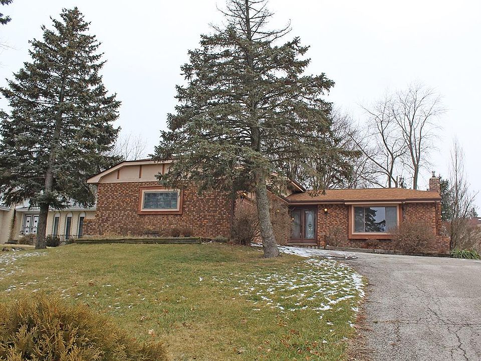 1st image of 1043 W Lakeshore Dr