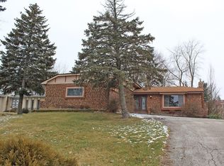 1043 W Lakeshore Dr, CROWN POINT, IN 46307