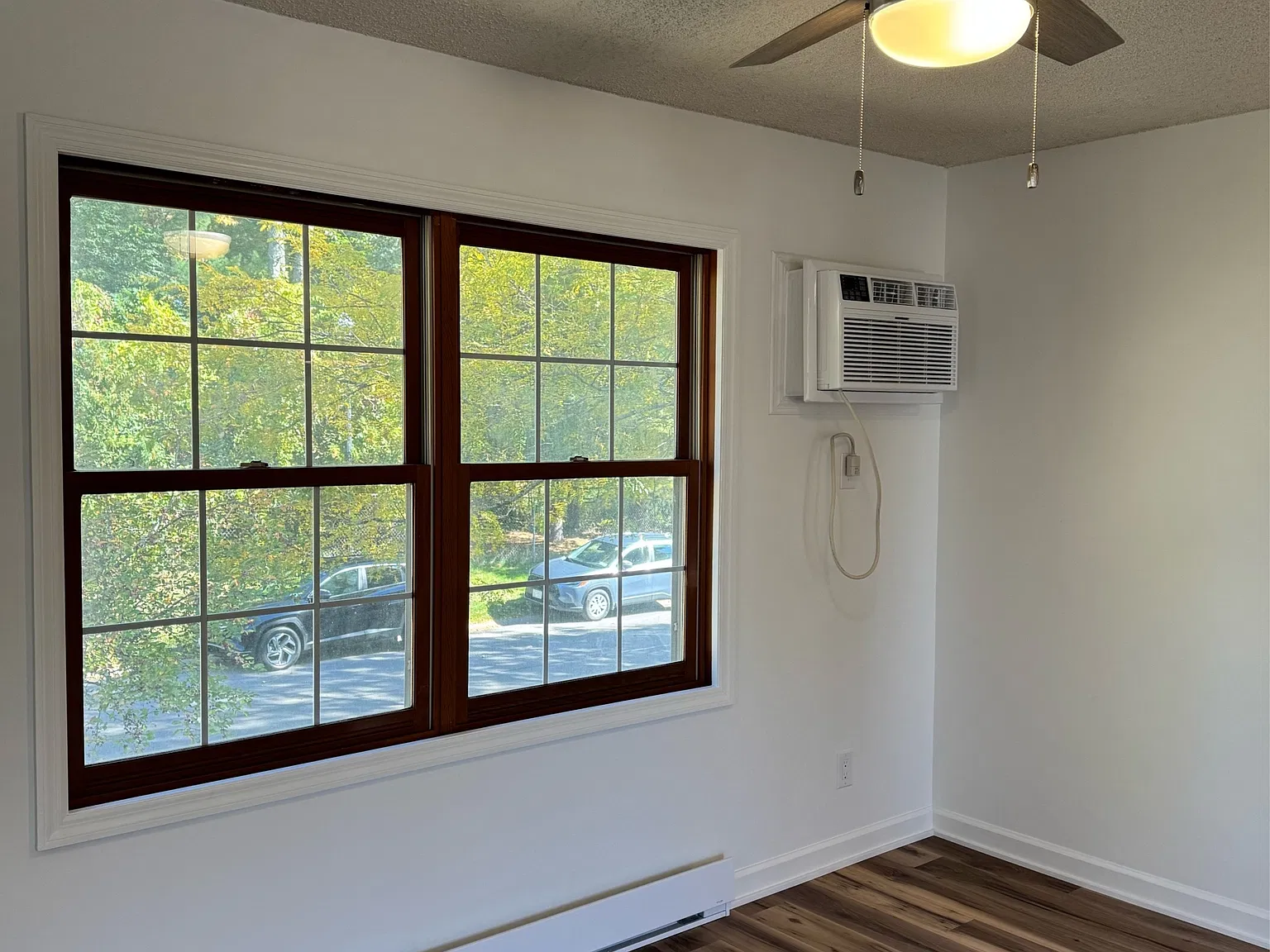 206 Urbandale Parkway - 1 — Photo 2