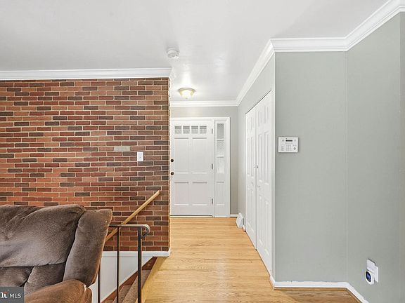 4th image of 1511 Pilgrim Ln