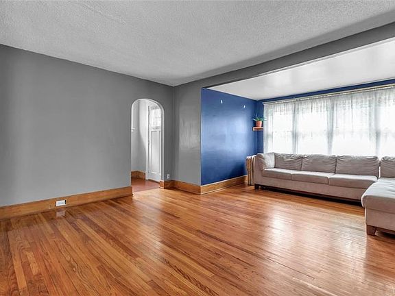 5th image of 82 Crosby Ave