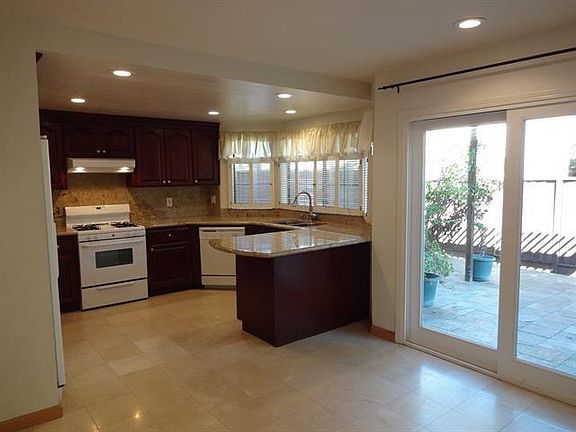 4th image of 1002 Winston Ct