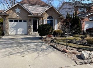 22 Novoco Dr, Hamilton, ON