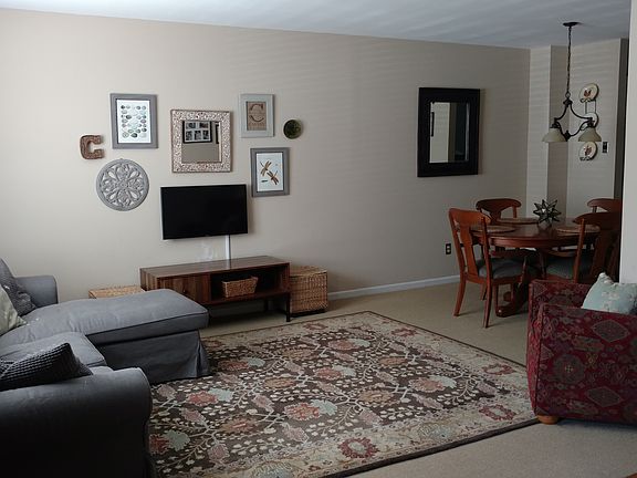 3rd image of 179 Cambridge Cir #86