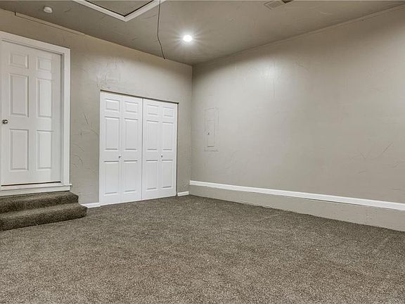 3rd image of 406 E Mona Ave