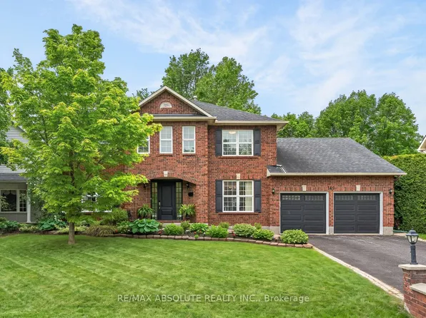 149 Lanigan Cres, Ottawa, ON K2S 1G9