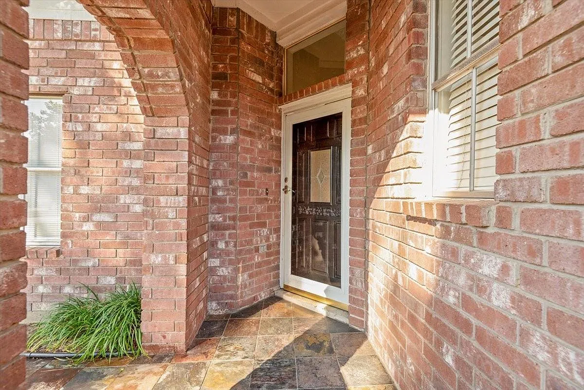 3 bed, 2.0 bath, 1551 sqft, $1,995 — Photo 4
