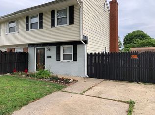 8568 Neptune Dr, Pasadena, MD 21122