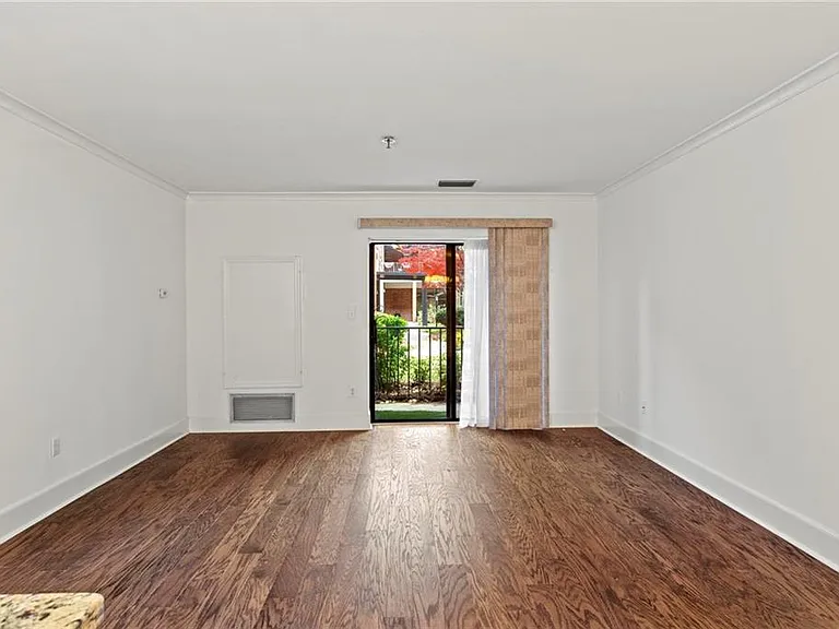 300 Johnson Ferry Rd #A110 — Photo 11