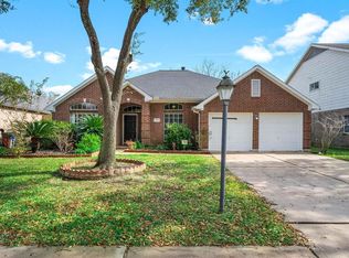 306 Tree Bark Ln, League City, TX 77573