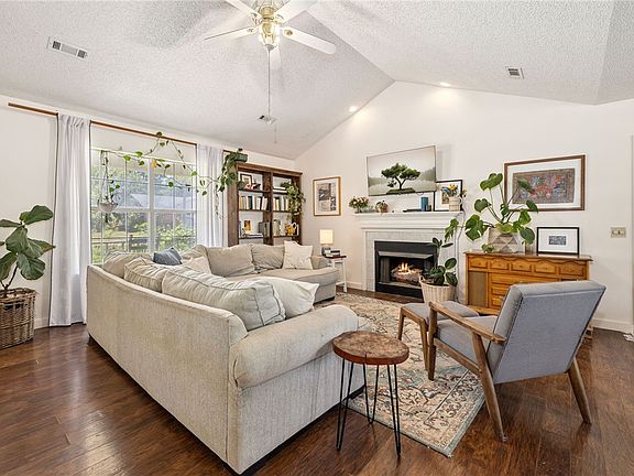 2nd image of 332 S Napier Ave