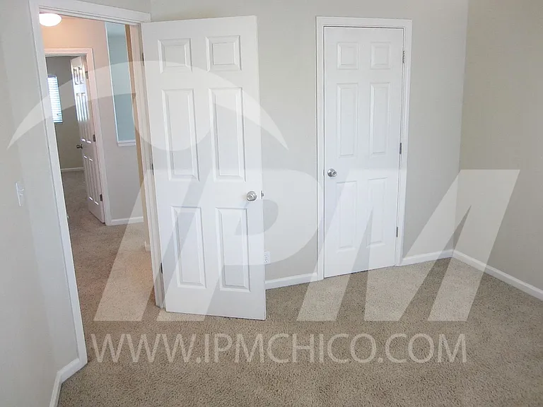 32 Baltar Loop — Photo 4