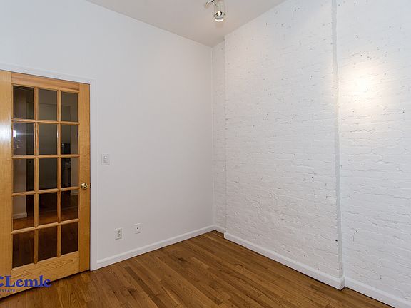5th image of 7 Jones St APT 3