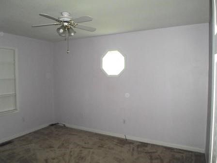 4th image of 115 Twin Ave