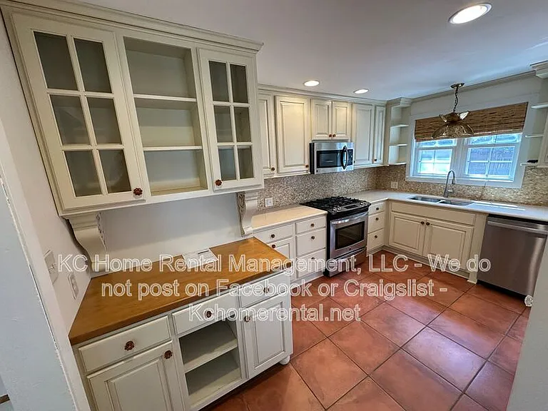 7208 Jefferson St — Photo 8