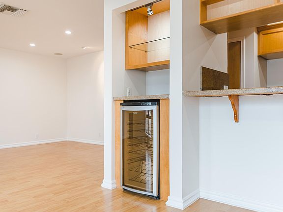 3rd image of 331 W Wilson Ave Unit 303