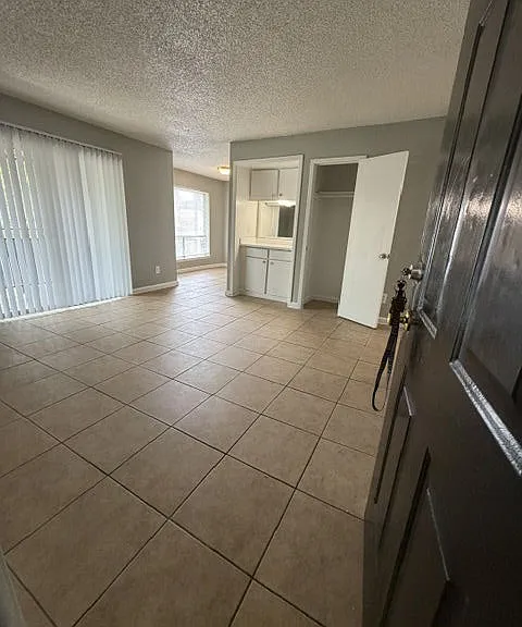 3737 Hillcroft Apartments — Photo 80