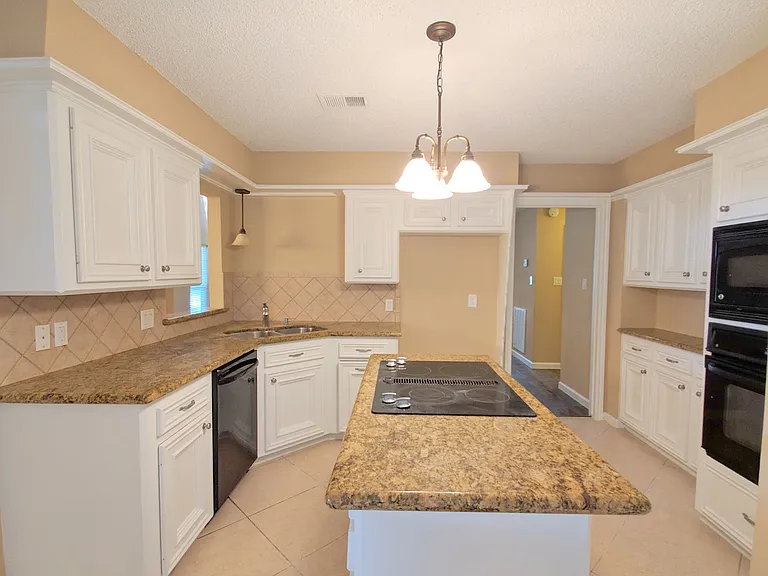 19222 Hikers Trail Dr — Photo 7