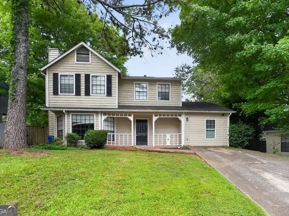 939 Lake Drive Ct, Stone Mountain, GA 30088