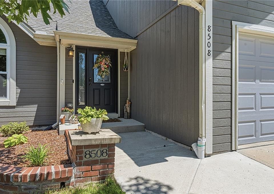 1st image of 8508 NE 109th St