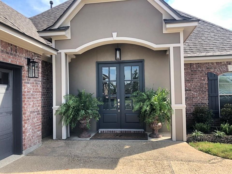 2nd image of 703 Saint Martin's Ln