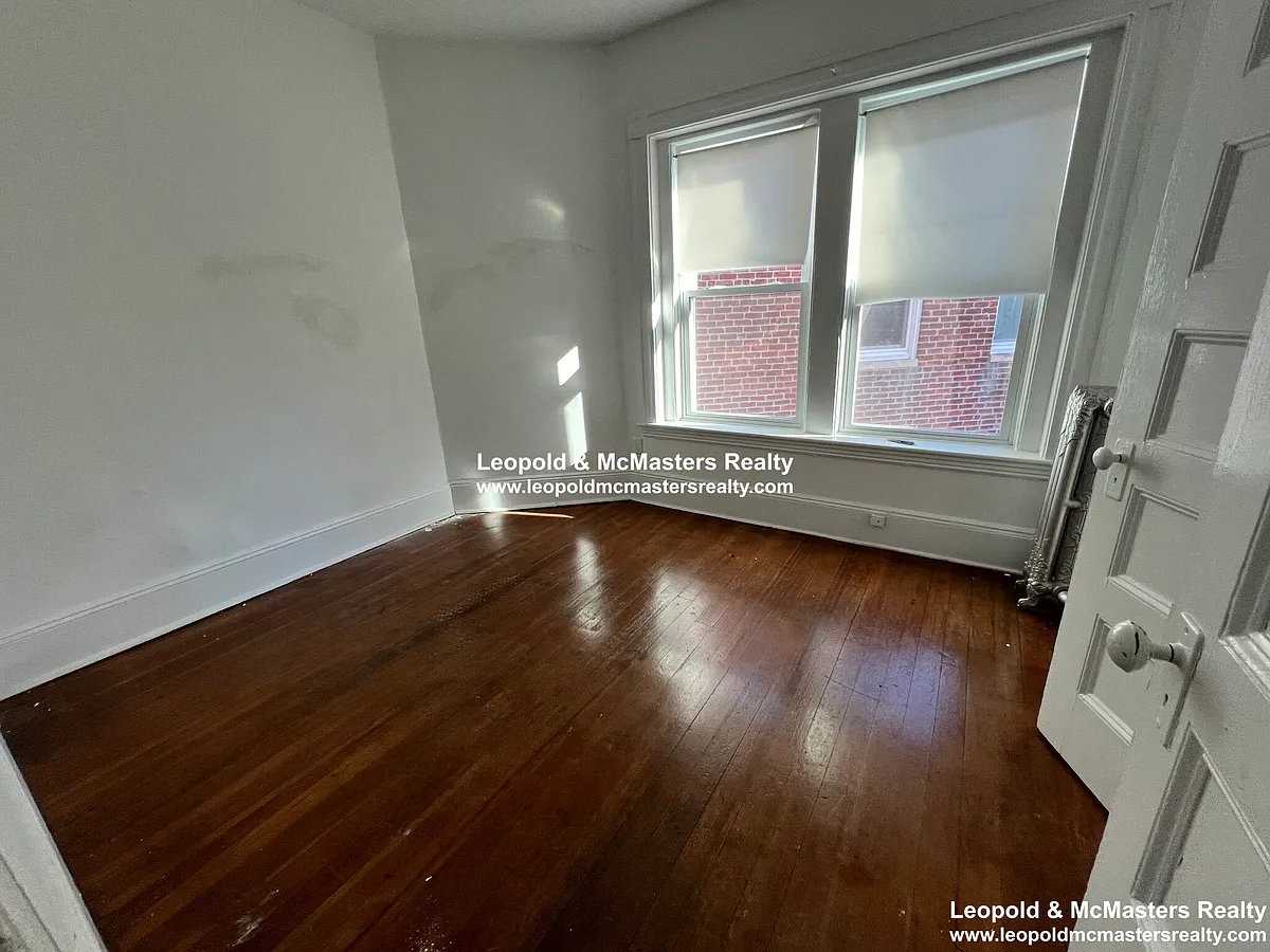 Building Photo - 146 Oxford St #12
