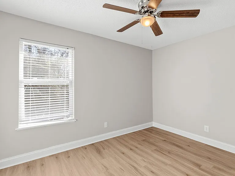 Willow Terrace — Photo 47