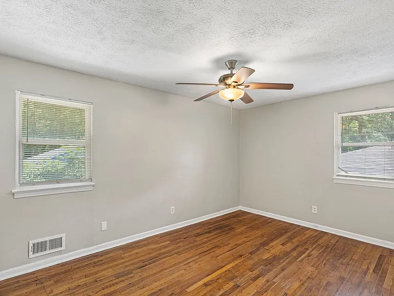1595 Carlisle St NW — Photo 7