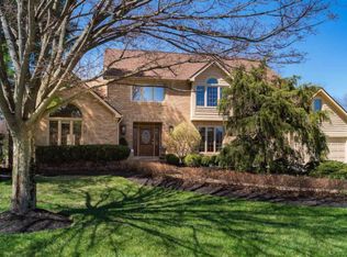 689 Crossing Crk S, Columbus, OH