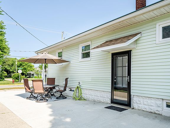 4th image of 857 Saint Joseph St