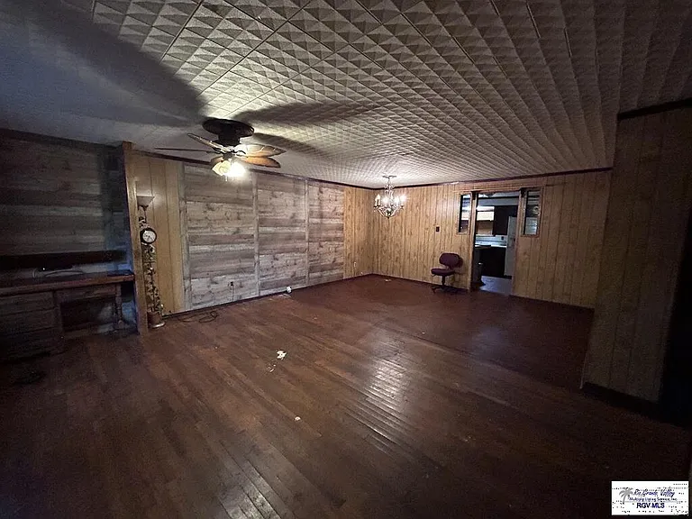 1181 N Dick Dowling St — Photo 8
