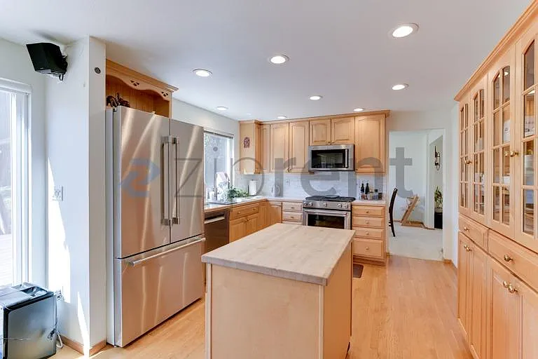 8835 SE 36th St — Photo 9