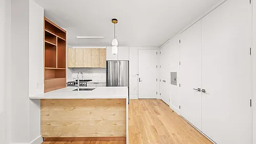 597 Grand St Photo 1