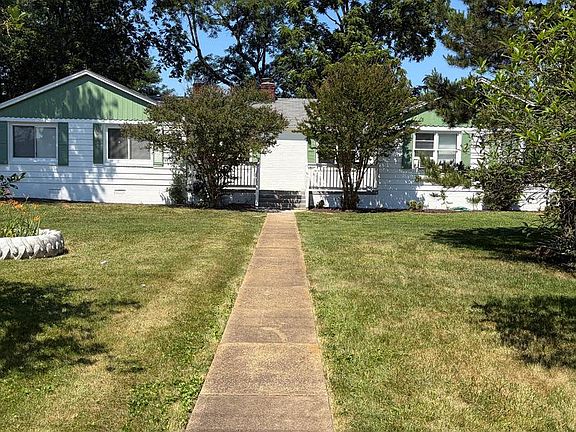 2nd image of 107 Washington St NE