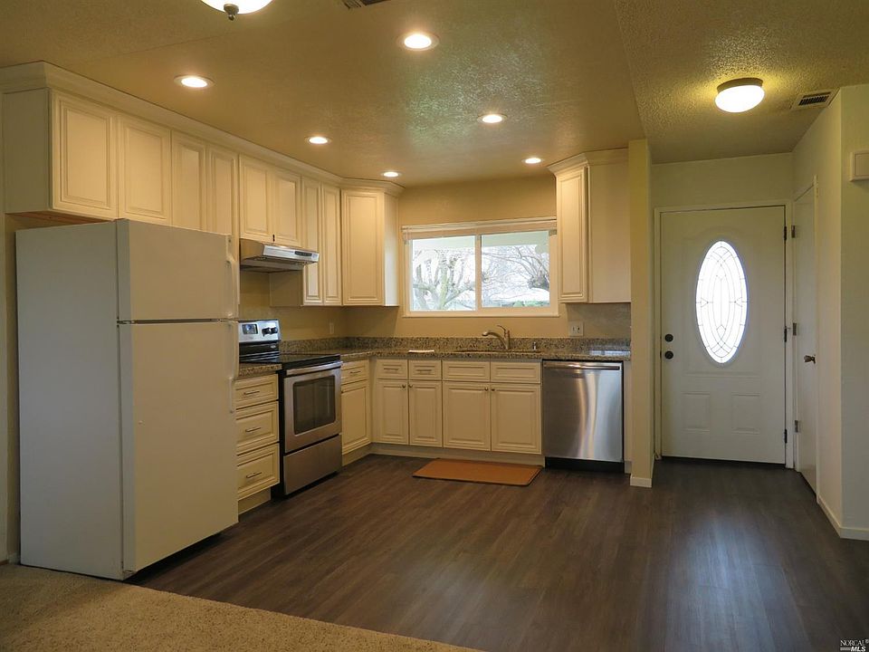 2nd image of 133 Monterey Dr