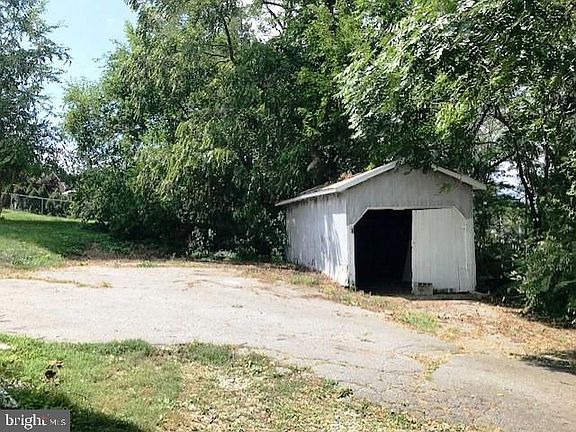 4th image of 316 E Main St