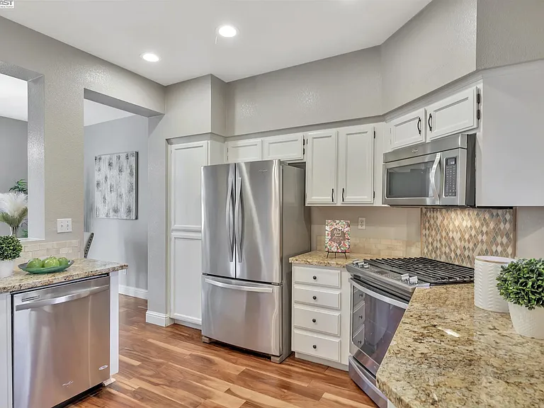 10849 McPeak Ln — Photo 5