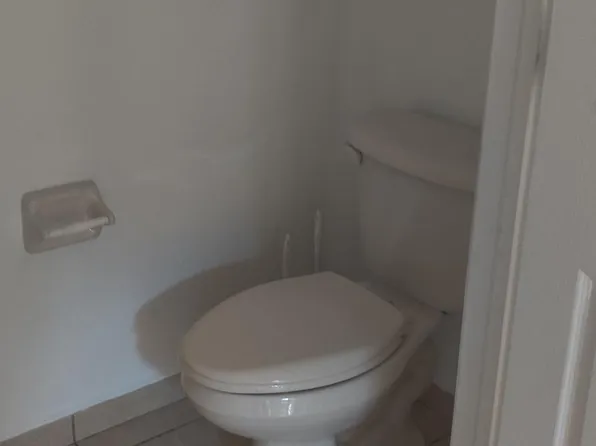 605 SW 10th St, Florida City, FL 33034