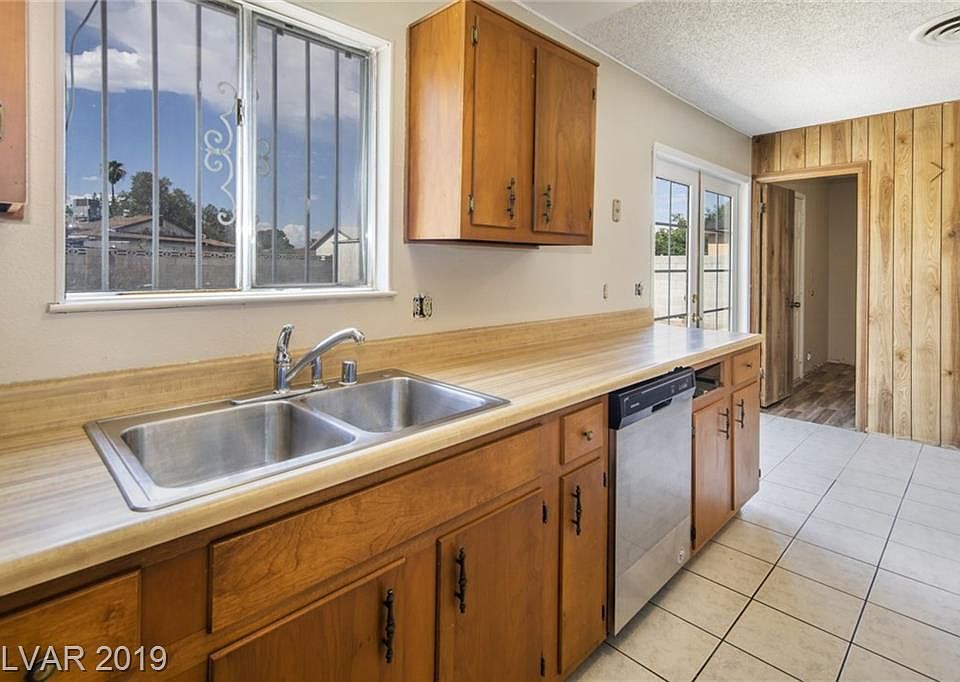 1st image of 4720 Sunny Brook Ave