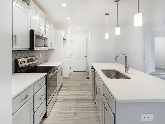 5th image of 108 Emma Cir