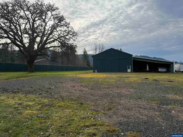 2240 Apple Loop, Lyons, OR 97358