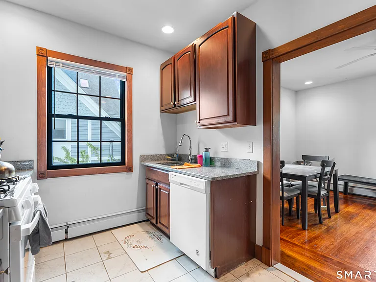 623 Whitney Ave #2 — Photo 6