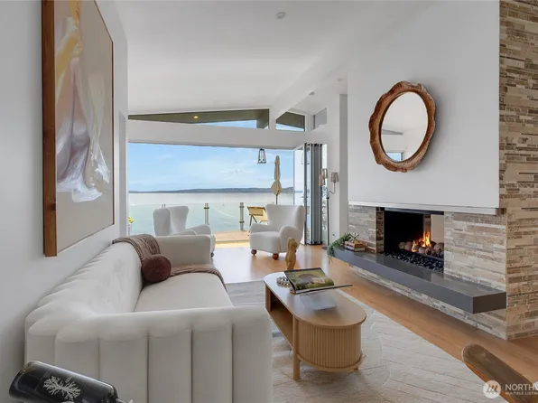 12055 30th Avenue SW, Burien, WA 98146