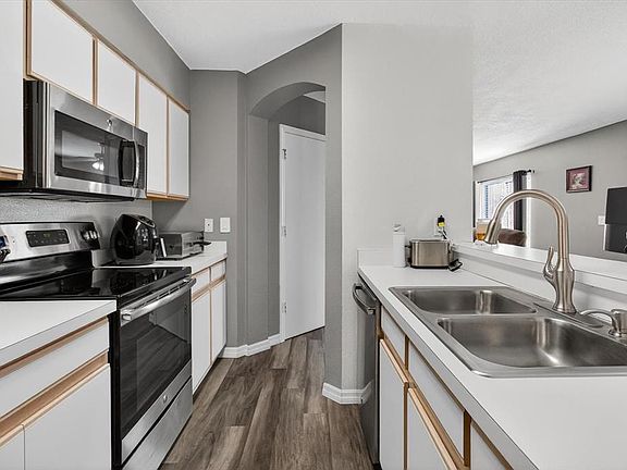 5th image of 2140 FLUORSHIRE DRIVE