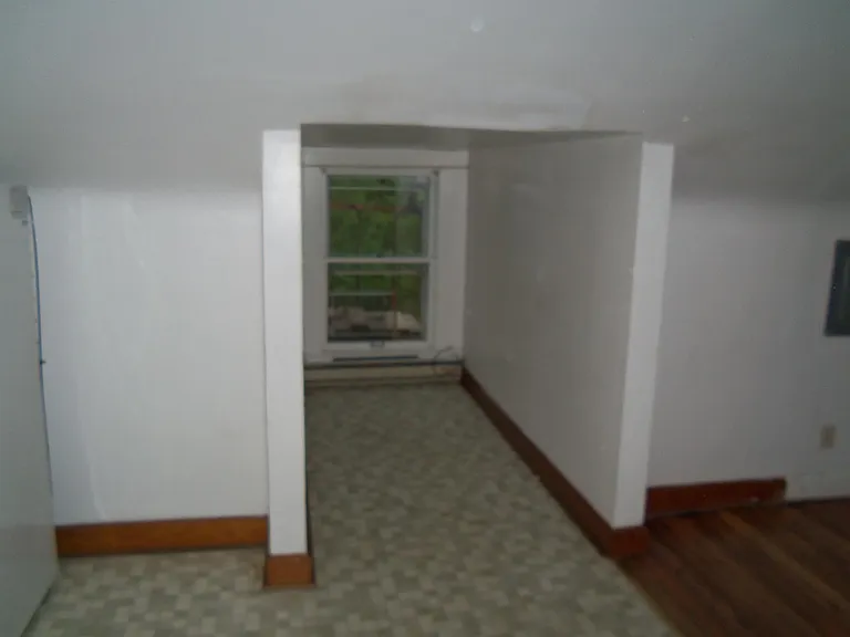 718 E 8th St #1/2 — Photo 7